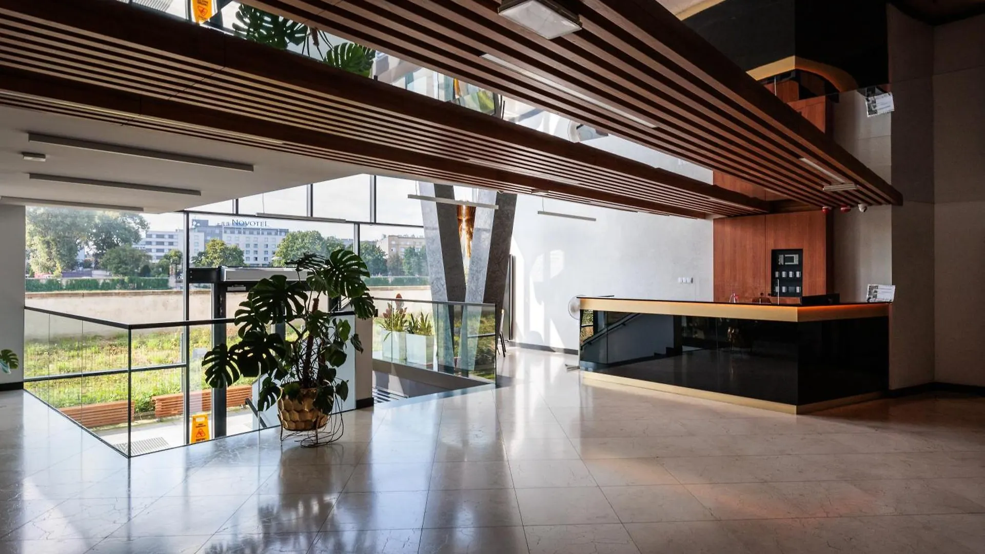Elegancki Apartament Przy Wisle - Prywatny Parking - By Upstairs Apartment Krakow